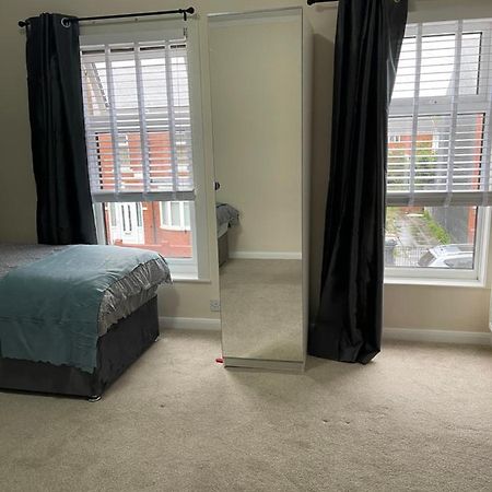 Bentley Place Crewe Εξωτερικό φωτογραφία